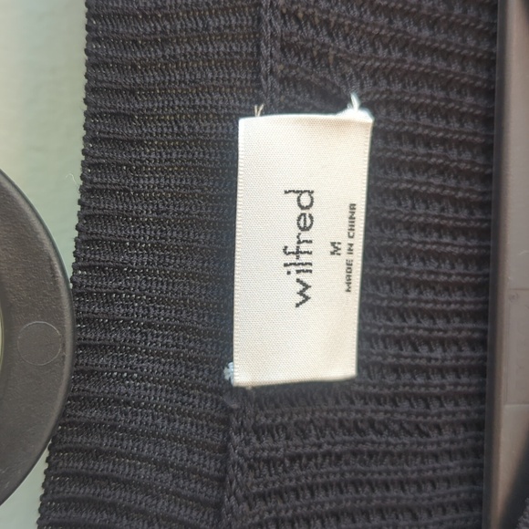 Wilfred / Aritzia. Livvie Crewneck Ribbed Sweater. Black. Size Medium. - Picture 5 of 12